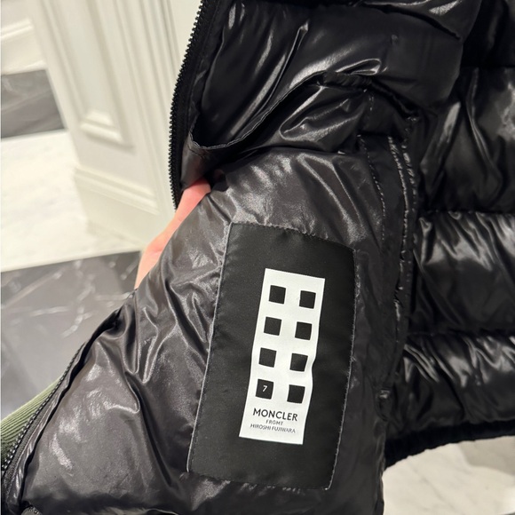 Moncler genius velvet / corduroy black down jacket  
MenLimited edition. - Picture 9 of 10